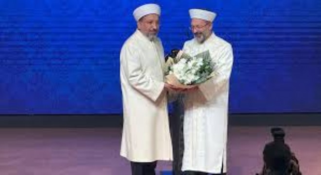 Safi Arpaguş, Diyanet İşleri Başkanlığı Görevini Ali Erbaş’tan Devraldı